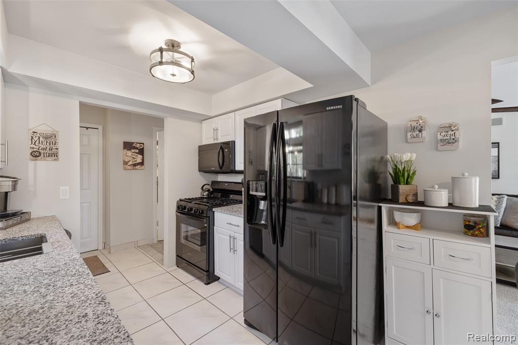 41600 Janet Drive, Clinton Twp, MI 48038 — Photo 11