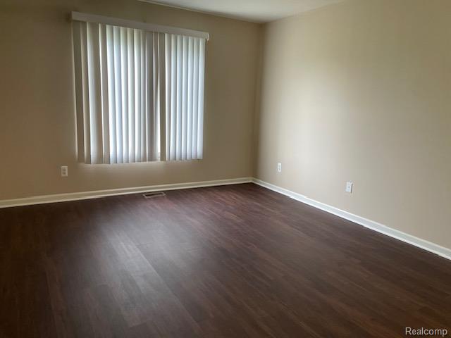 7002 Hayes Street, Grand Blanc, MI 48439 — Photo 11