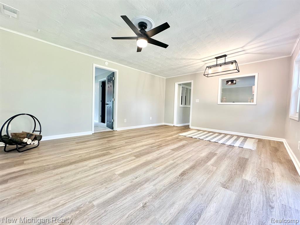6109 WOODSDALE Drive, Grand Blanc, MI 48439 — Photo 16