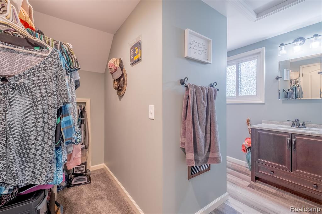 11010 Hegel Road, Goodrich Vlg, MI — Photo 19
