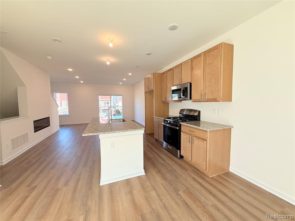 4864 Parkside Lane, Troy, MI 48085 — Photo 3