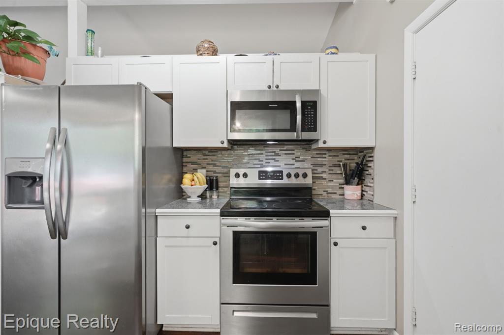 5370 Oaktree Court, Flint, MI 48532 — Photo 12