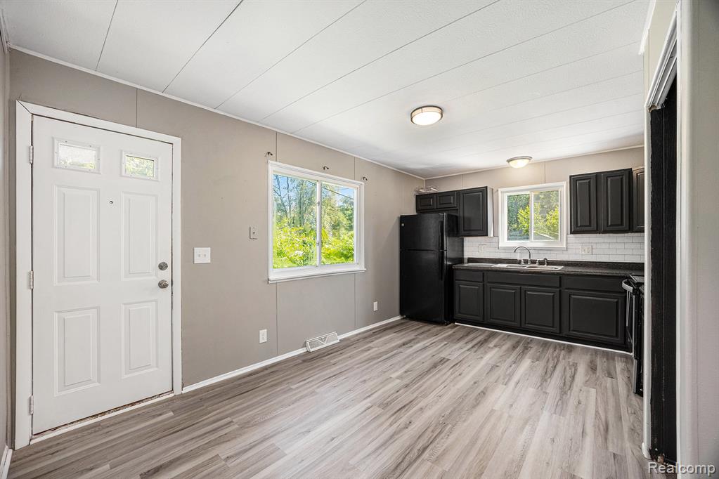 5355 Lake Grove Drive, White Lake, MI 48383 — Photo 12