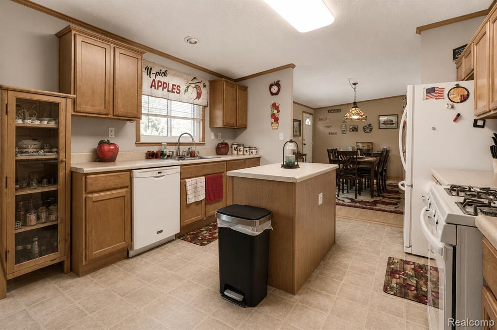 2354 Brent Street, 203, Croswell, MI 48422 — Photo 8