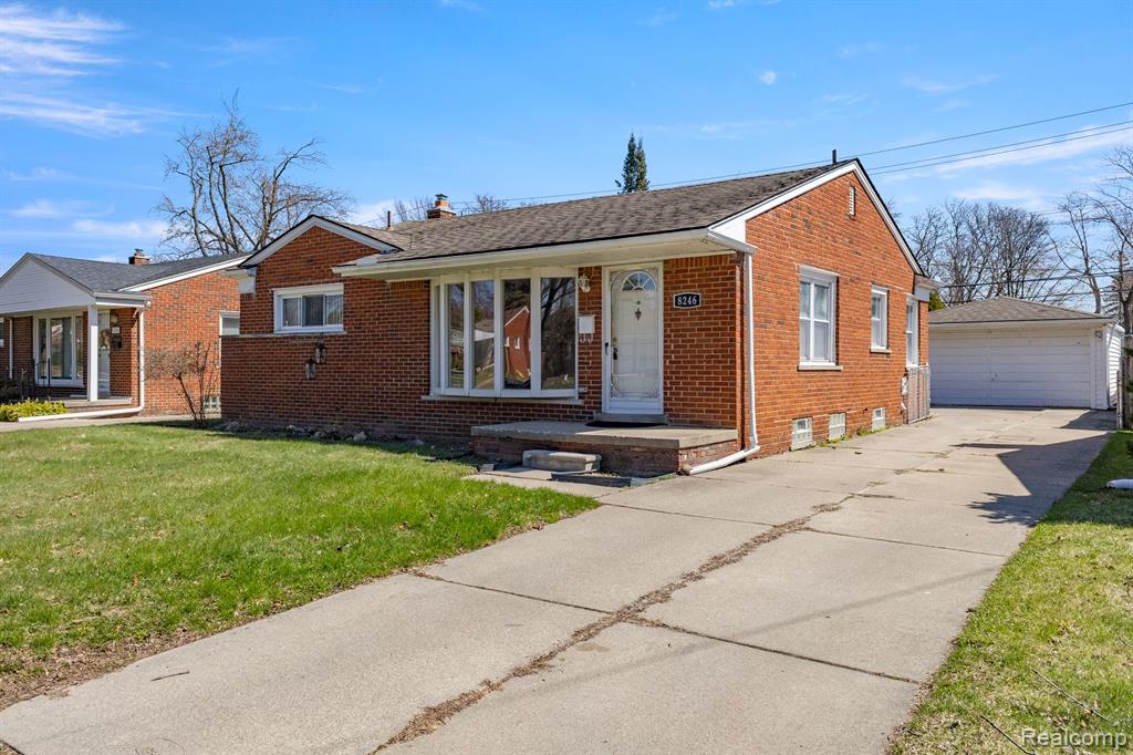 8246 LOCHDALE Street, Dearborn Heights, MI 48127 — Photo 3
