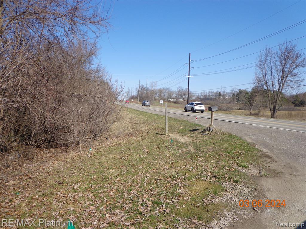 1285 N OLD US 23 - Photo 3