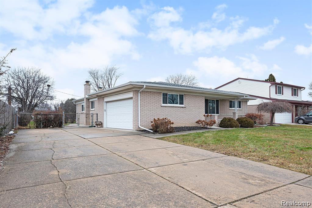 3461 Lancaster Drive, Sterling Heights, MI 48310