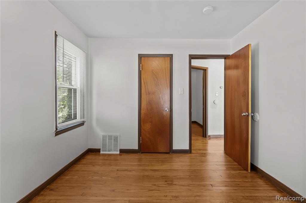 6021 Greenview Avenue, Detroit, MI 48228 — Photo 9