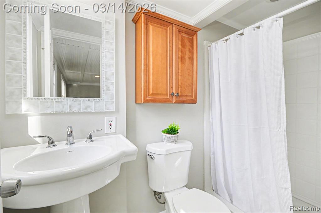 8841 Clark Road, Clarkston, MI — Photo 18