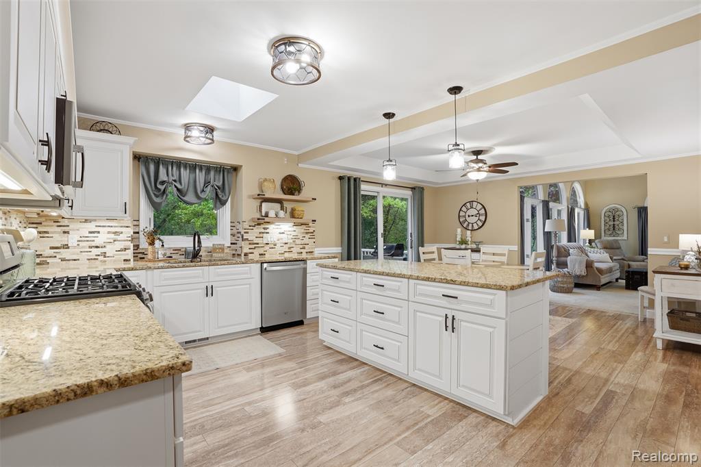 8235 Ironwood Drive, Pinckney, MI 48169 — Photo 13