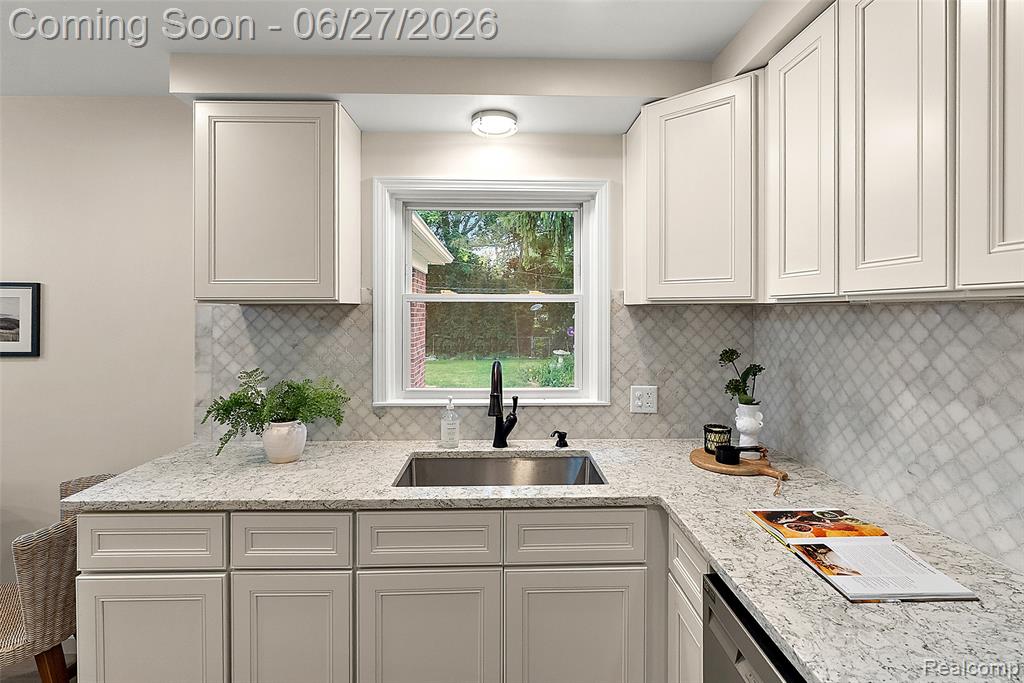 21235 River Road, Grosse Pointe Woods, MI 48236 — Photo 14