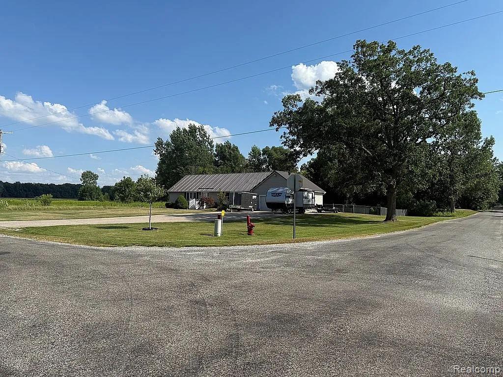 4022 Busch Road, Birch Run, MI 48415 — Photo 2