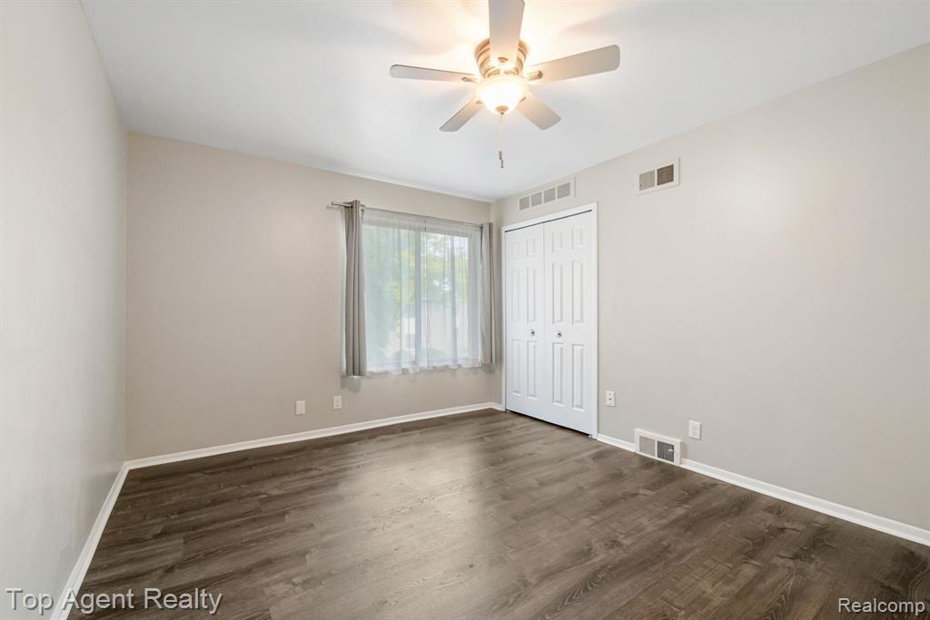 8657 Kennedy Circle, Warren, MI 48093 — Photo 8