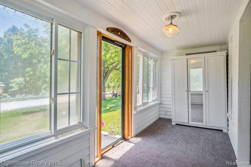 67640 W 8 MILE Road, South Lyon, MI 48178 — Photo 7