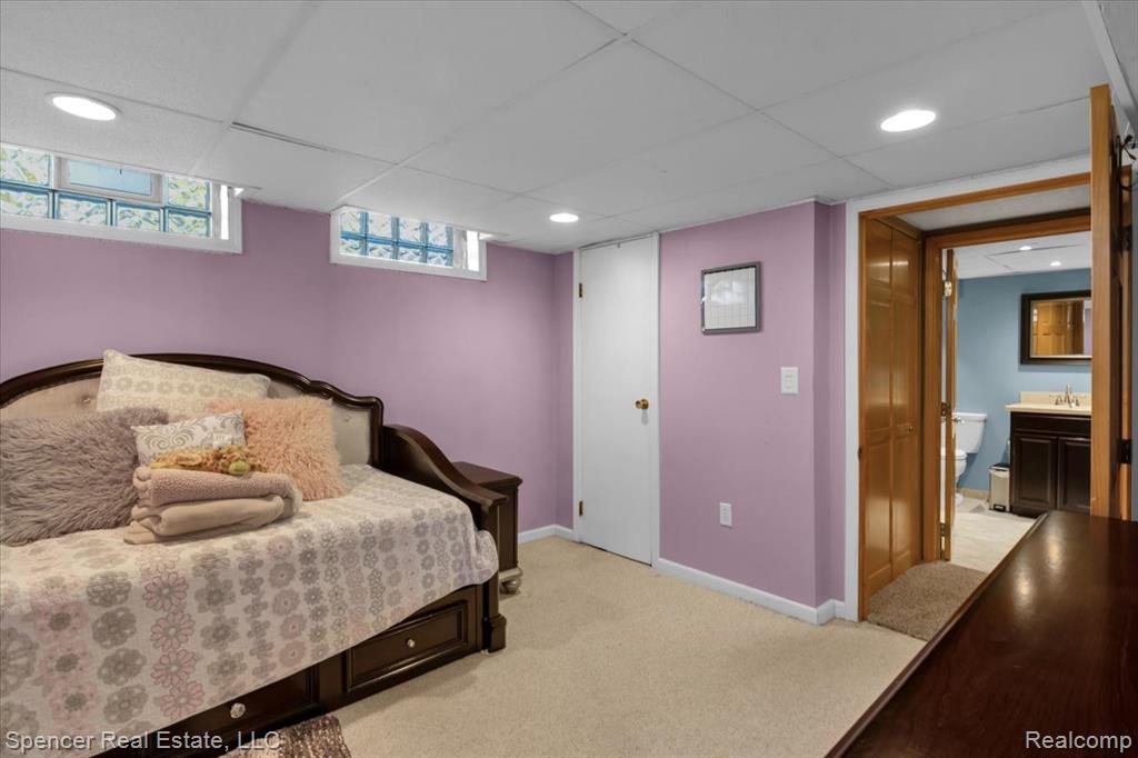 5726 Sutherland Drive, Waterford, MI 48327 — Photo 25