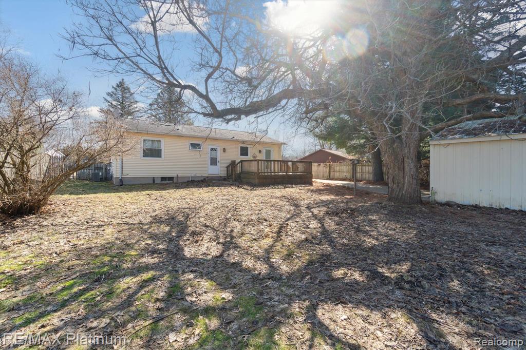 430 WILD OAK Lane, Perry, MI 48872 — Photo 38