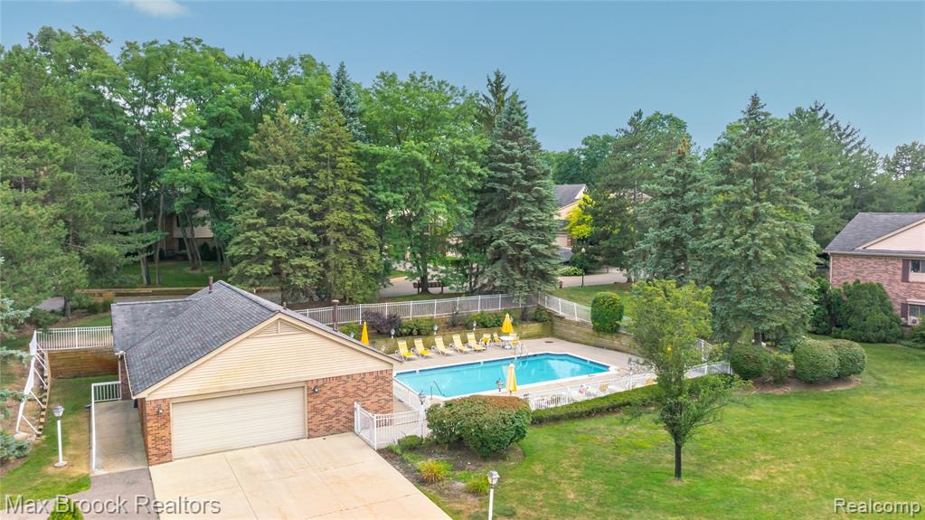29664 Pine Ridge Circle, Farmington Hills, MI 48331 — Photo 32