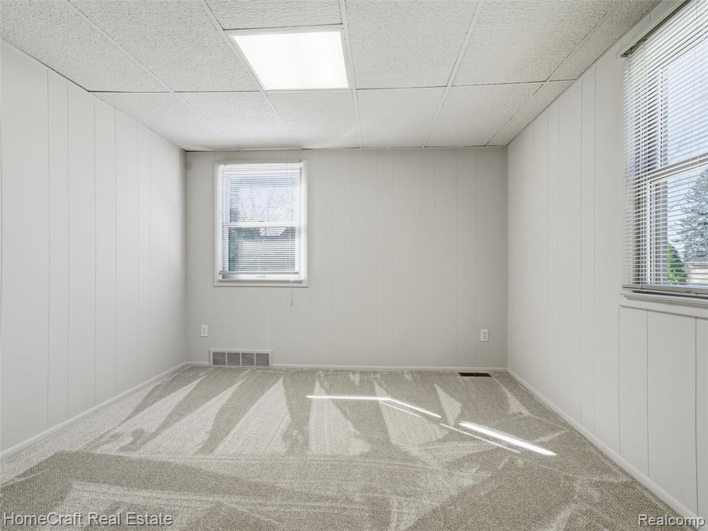 9921 CRANSTON Street, Livonia, MI 48150 — Photo 23