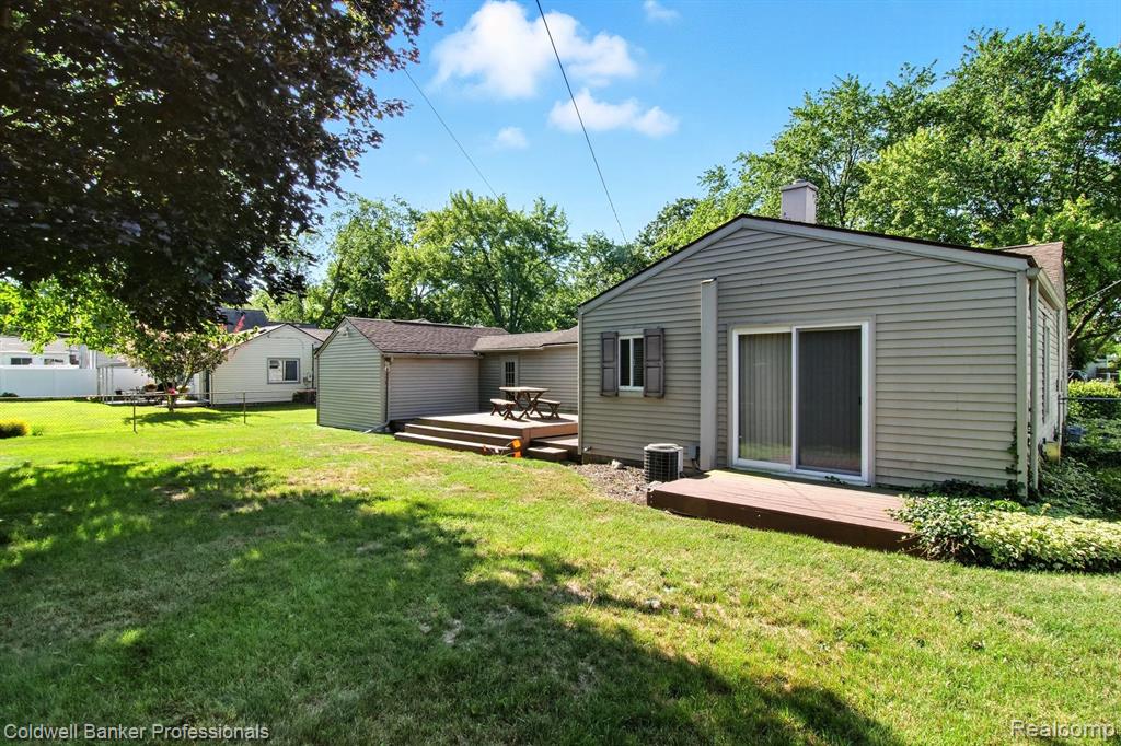 4022 Meigs Avenue, Waterford, MI 48329 — Photo 24
