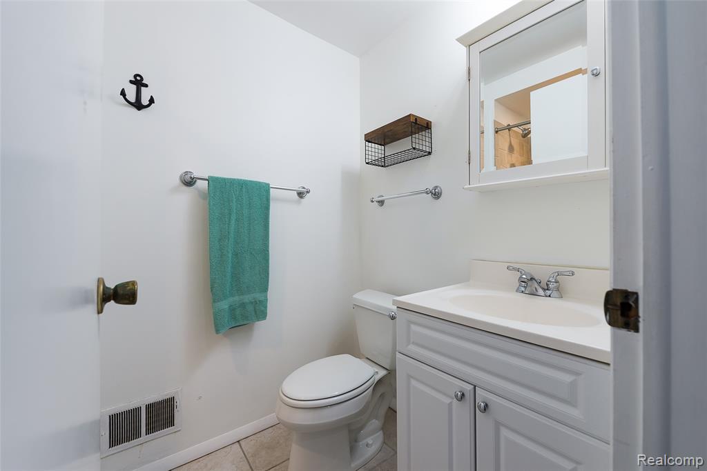 44877 Erin Drive, Plymouth, MI 48170 — Photo 21