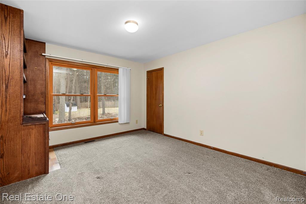4921 Crestview Drive, Clarkston, MI 48348 — Photo 25