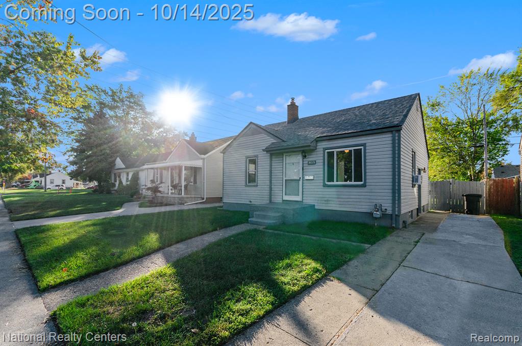 933 Antoine Street, Wyandotte, MI 48192 — Photo 4