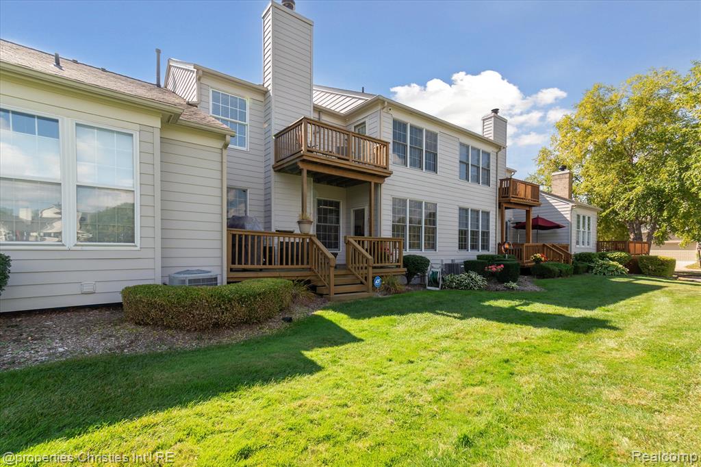 39510 Edgewater Drive, 100, Northville, MI 48168 — Photo 44
