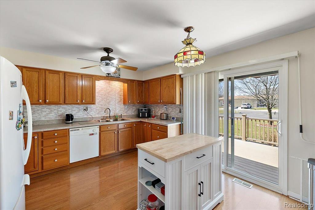 47445 LIZABETH Drive, Chesterfield, MI 48047 — Photo 6