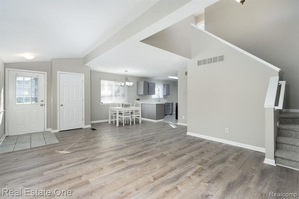 4281 Marcus Road, Waterford, MI 48329 — Photo 13