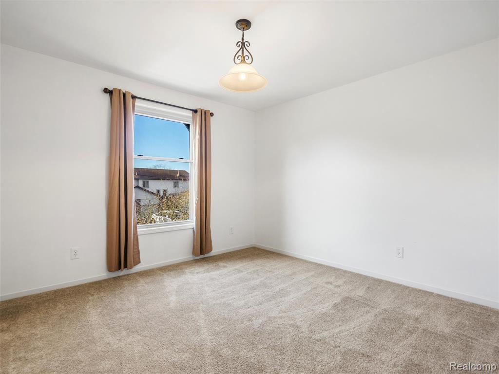 9026 E Bluewater Drive, Clarkston, MI 48348 — Photo 11