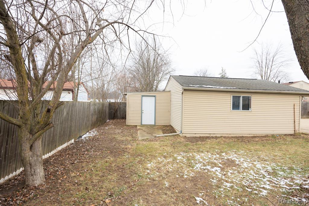 9870 FAIRBANKS Street, Belleville, MI 48111 — Photo 28