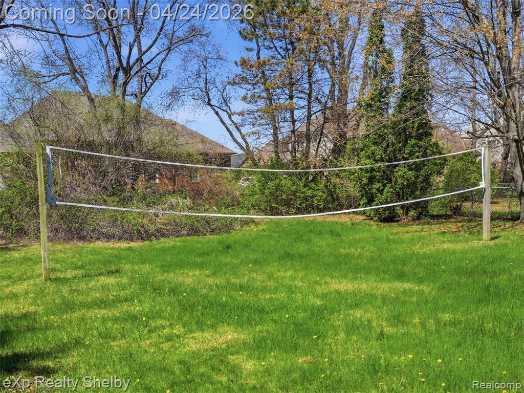 49301 Schoenherr Road, Shelby Twp, MI 48315 — Photo 38