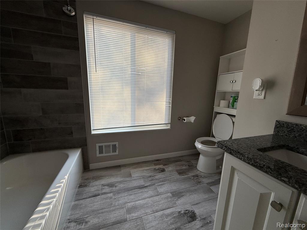 41229 N Central Drive, Sterling Heights, MI 48313 — Photo 15