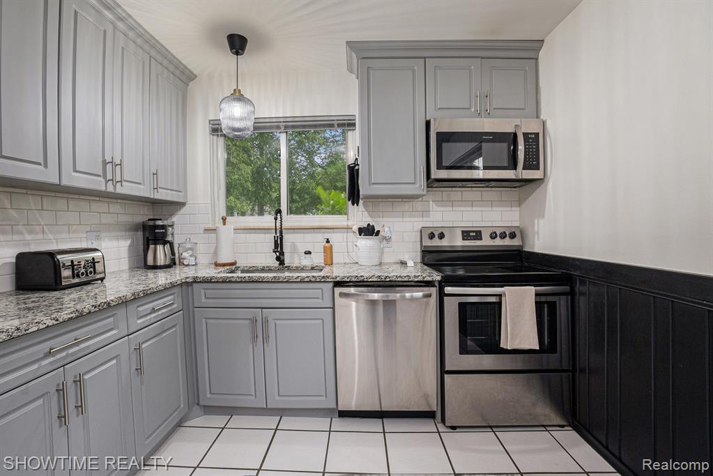 633 Ellen Avenue, Royal Oak, MI 48073 — Photo 8