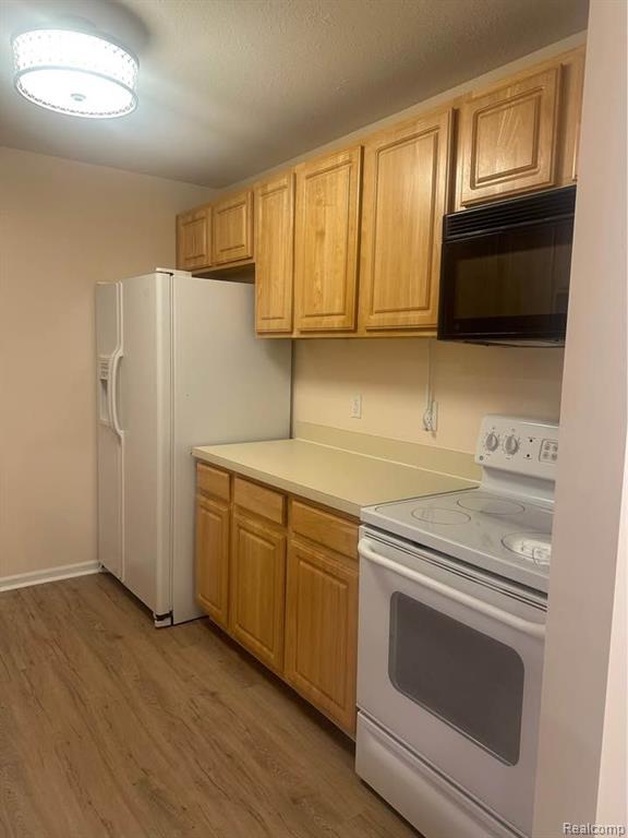 306 MARIGOLD Circle, Westland, MI — Photo 24