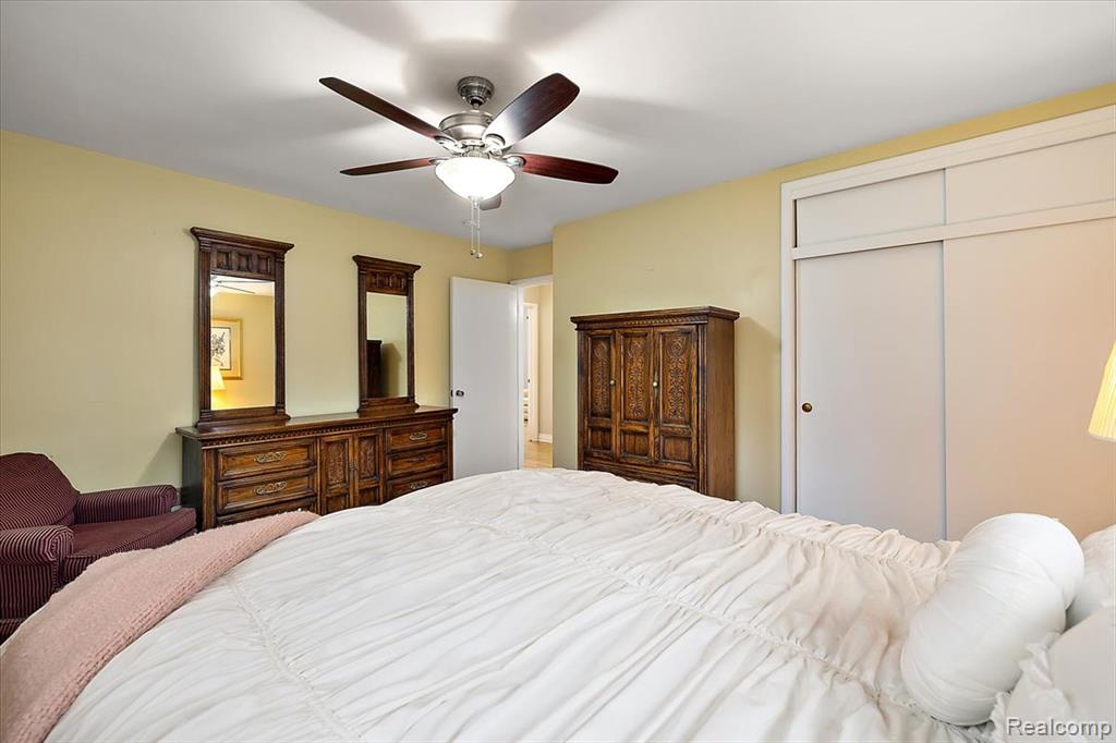4399 Midrow Road, Waterford, MI 48329 — Photo 24