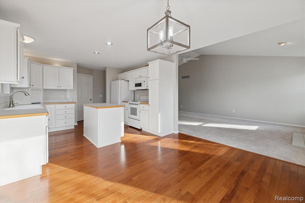 2607 S Moonglow Court, 35, Hartland, MI 48353 — Photo 15