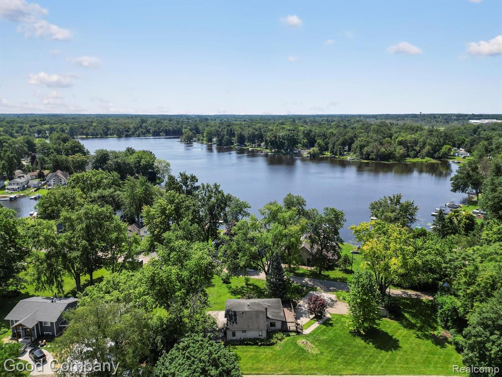 210 SCHRUM Drive, Whitmore Lake, MI 48189 — Photo 30