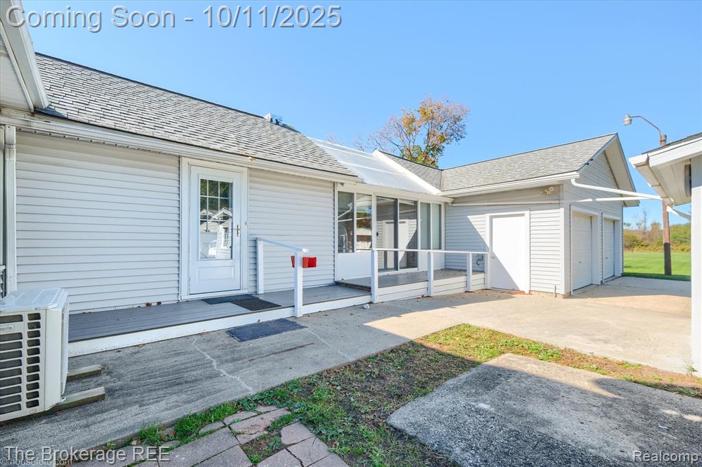 5234 Kelly Road, Flint, MI 48504 — Photo 30