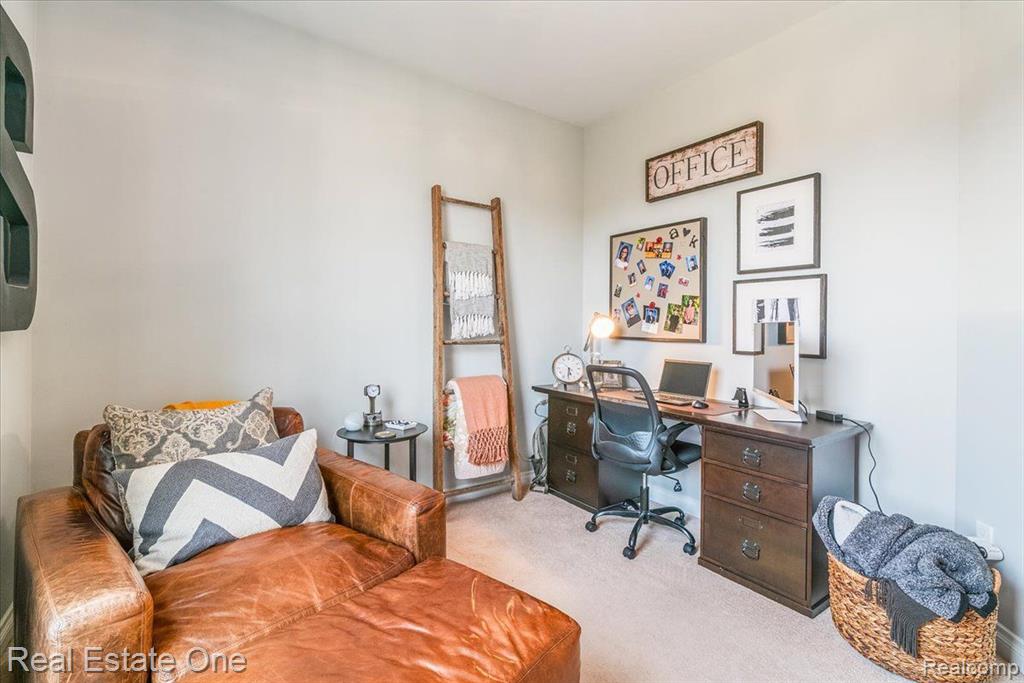 48025 E OXFORD Court, Canton, MI 48187 — Photo 45