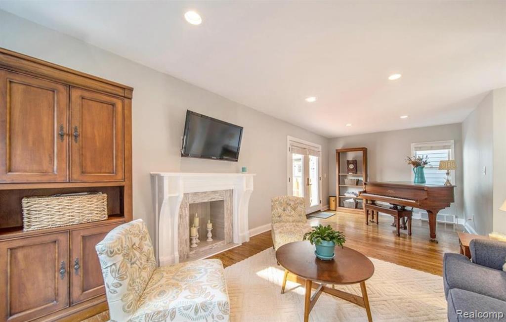 986 Smith Avenue, Birmingham, MI 48009 — Photo 21