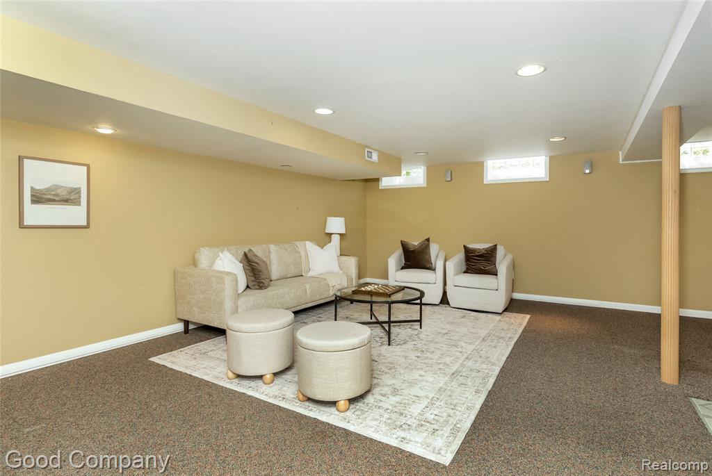 802 Orchard View Drive, Royal Oak, MI 48073 — Photo 32