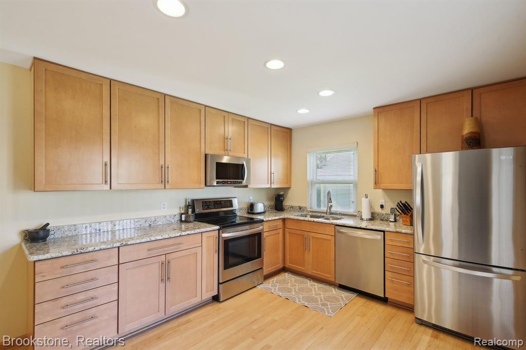 4055 HIGHVIEW, Waterford, MI 48329 — Photo 8