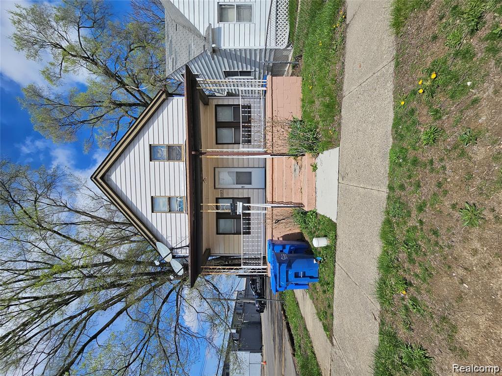 8033 JACKSON Avenue, Warren, MI 48089 — Photo 2