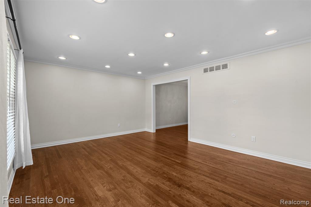 4090 Middlebury Drive, Troy, MI 48085 — Photo 17