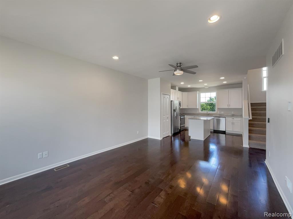 242 CENTER Boulevard, Wixom, MI 48393 — Photo 9