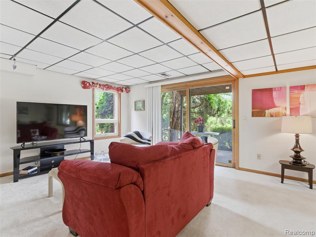4261 Wabeek Lake Drive S, Bloomfield Hills, MI 48302 — Photo 37
