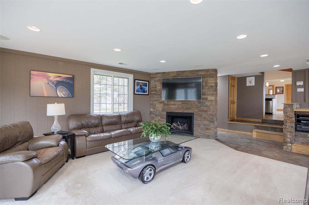 9247 Schrepfer Road, Howell, MI 48855 — Photo 17