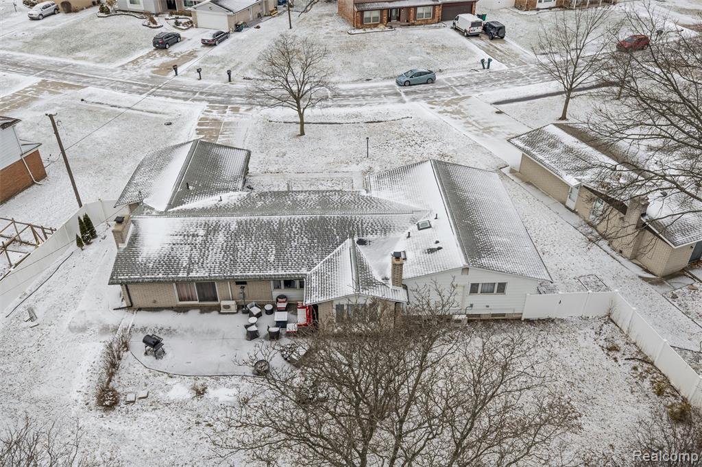 25376 Lyncastle Street, Farmington, MI, 48336