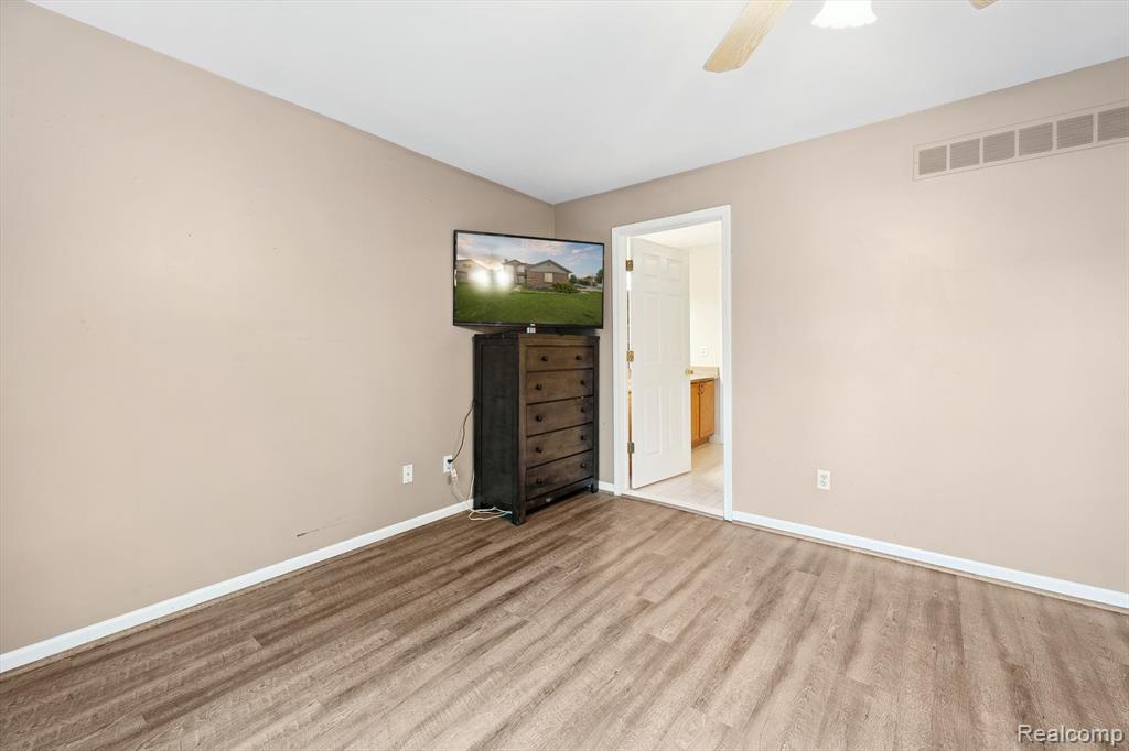 7366 MEADOW Lane, Ypsilanti, MI 48197 — Photo 17